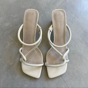 Intentionally Blank Willow Sandals Cream 7.5-8